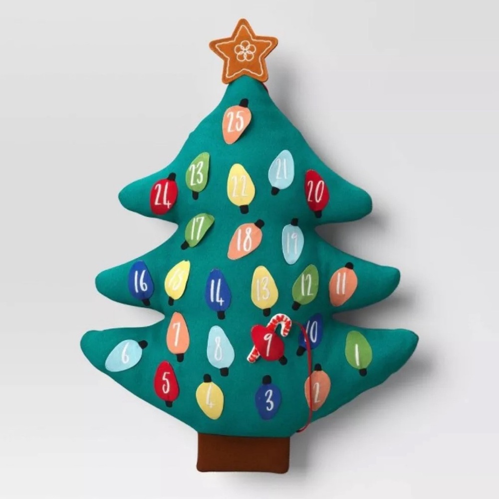 WONDERSHOP  CHRISTMAS TREE COUNTDOWN CALENDAR NOVELTY THROW PILLOW